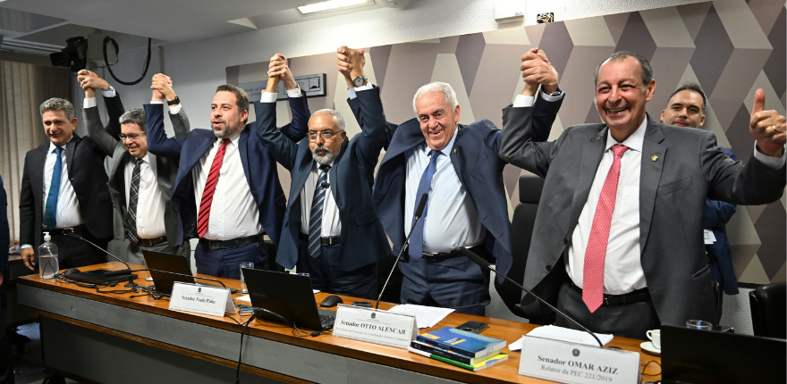 CCJ aprova 6x1_880.png